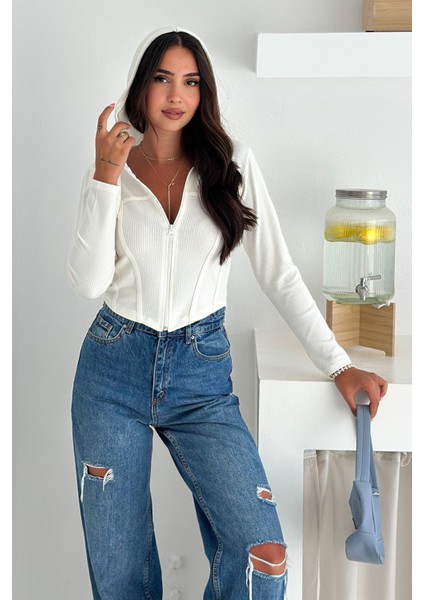 Kadın Fermuarlı Body – Minimal & Şehirli Stil modelleri