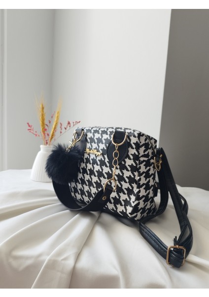 Mini Model Puf Charm Detaylı Deri Beyaz - Siyah Kadın El, Omuz, Çapraz Çanta