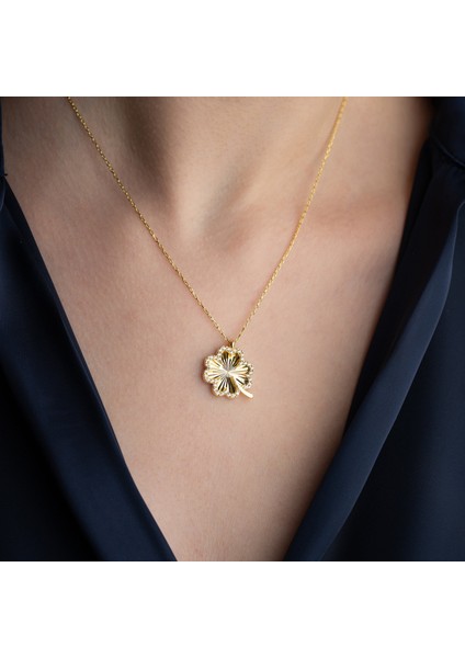 925 Ayar Gümüş Dokulu ve Taşlı Yonca Kolye indirimleri