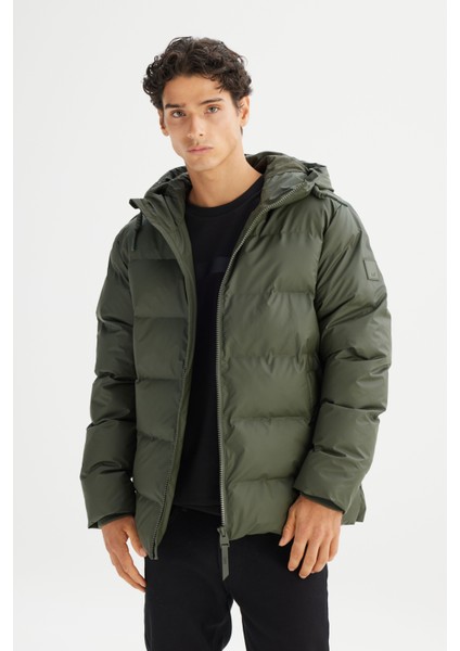 Regular Fit Normal Kesim Kapüşonlu Cepli Puffer Şişme Mont