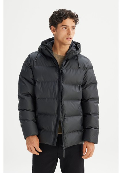 Regular Fit Normal Kesim Kapüşonlu Cepli Şişme Puffer Mont modelleri