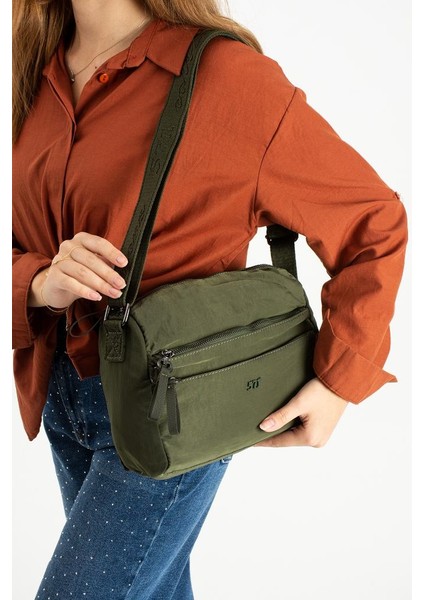 Kadın Postacı Çanta 26*23 cm Hafif Poliamid Su Itici Yumuaş Kumaş Çapraz Askılı Omuz Çantası