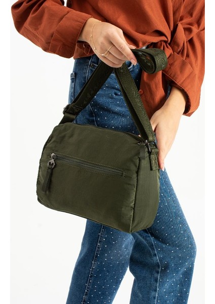 Kadın Postacı Çanta 26*23 cm Hafif Poliamid Su Itici Yumuaş Kumaş Çapraz Askılı Omuz Çantası fırsatları