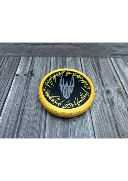 Yüzüklerin Efendisi (Lord Of The Rings) Bardak Altlığı Seti ve Tek Yüzük Standı fırsatları