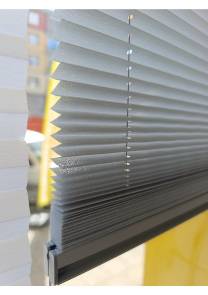 Cam Balkon ve Pvc Kapı & Pencere Piliseli Perde Vidalı