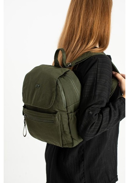 Kadın Sırt Çantası Ultra Hafif Poliamid Kumaş Su Geçirmez Kapaklı Günlük Sırt Çantası 29*27 cm