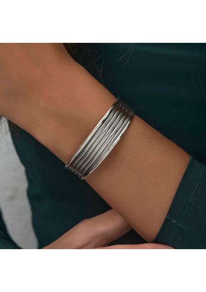 925 Ayar Gümüş Eskitme Desenli Kadın Bilezik modelleri