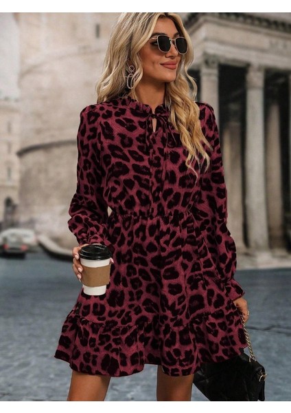 Kadın Uzun Kollu Yakadan Bağcıklı Modal Leopar Desenli Mini Elbise fırsatları