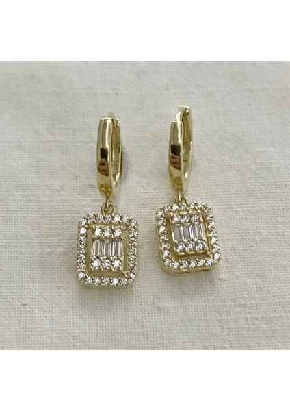 Baget Taşlı Sallanılı Altın Küpe fırsatları