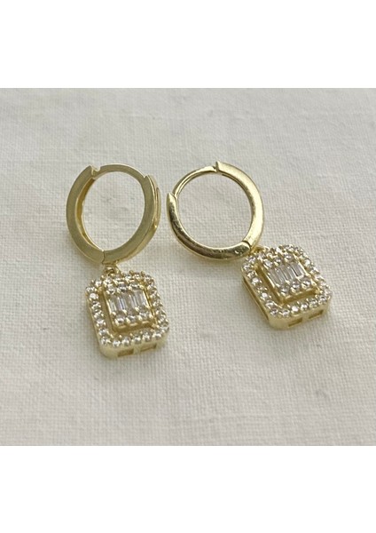 Baget Taşlı Sallanılı Altın Küpe indirimleri