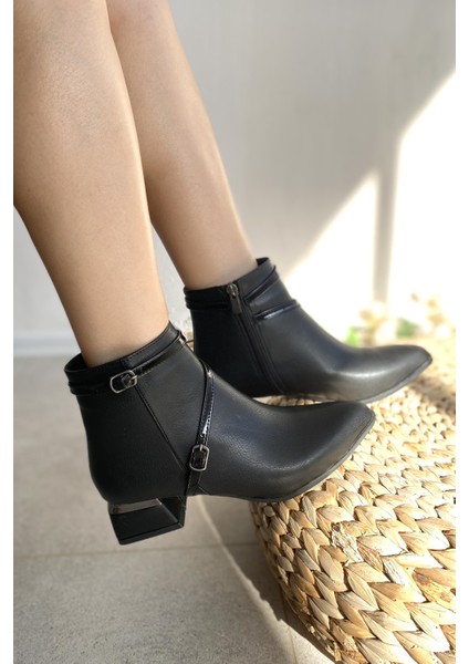 Siyah Cilt 4 cm Kalın Galvaniz Topuklu Bantlı Şık Günlük Kadın Bot TMD2024801