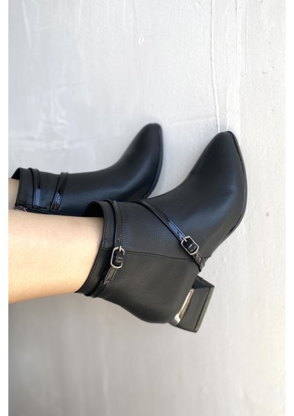 Siyah Cilt 4 cm Kalın Galvaniz Topuklu Bantlı Şık Günlük Kadın Bot TMD2024801 fiyatları