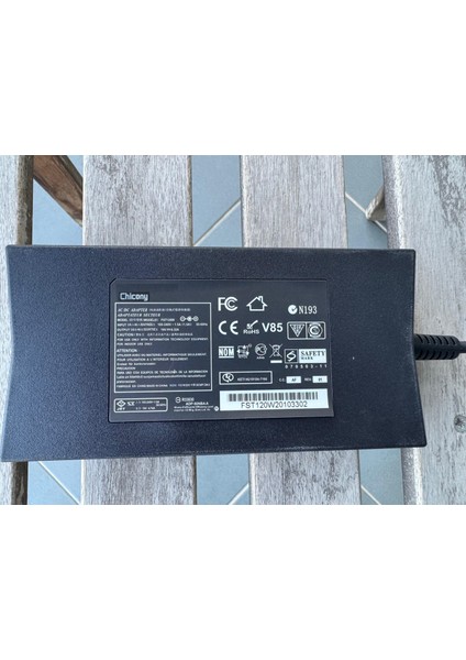 19V 6.32A 120W 5.5*1.7mm Notebook Adaptör