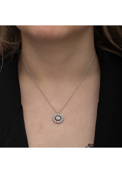 Gümüş Güneş Kadın Kolye modelleri