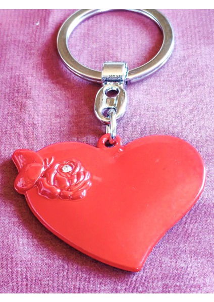 Üzeri Gül Figürü Kabartmalı Kırmızı Kalp Şeklinde 3 Boyutlu Metal Anahtarlık indirimleri