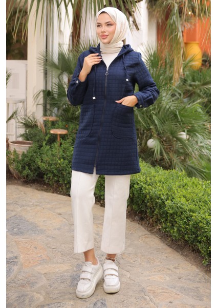 Lacivert Kapitone Fermuarlı Cepli Kap