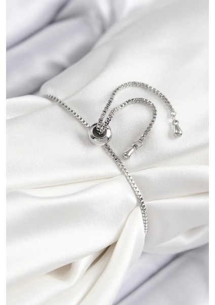 Pirinç Zirkon Taşlı x Detaylı Su Yolu Model Gümüş Renk Asansörlü Kadın Bileklik fiyatları