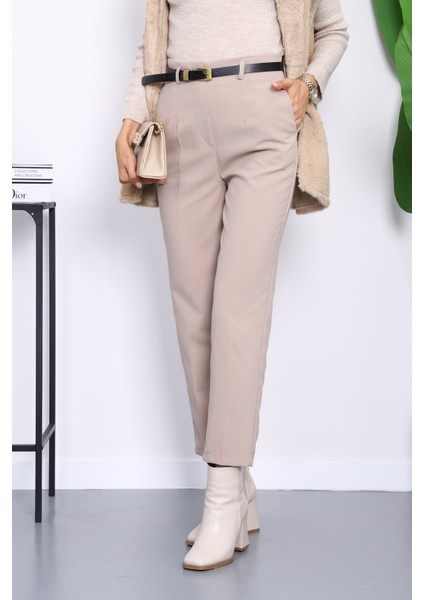 Taş Kemerli Önü Pensli Havuç Kumaş Pantolon