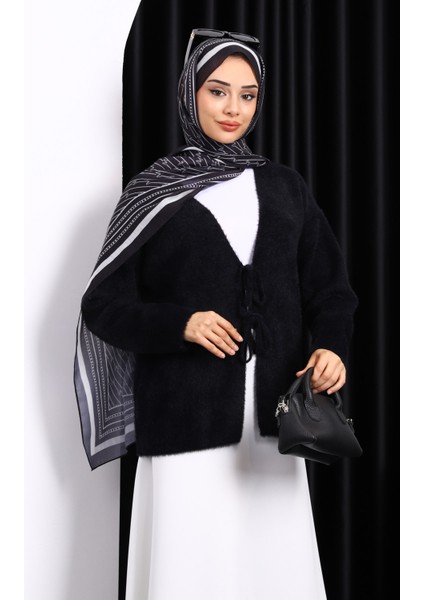 Siyah Ön Bağlama Detaylı Angora Yumoş Hırka