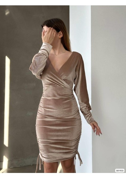 Drapeli Kruvaze Yaka Mini Boy Kadife Kumaş Abiye Elbise 581933 Vizon fiyatları
