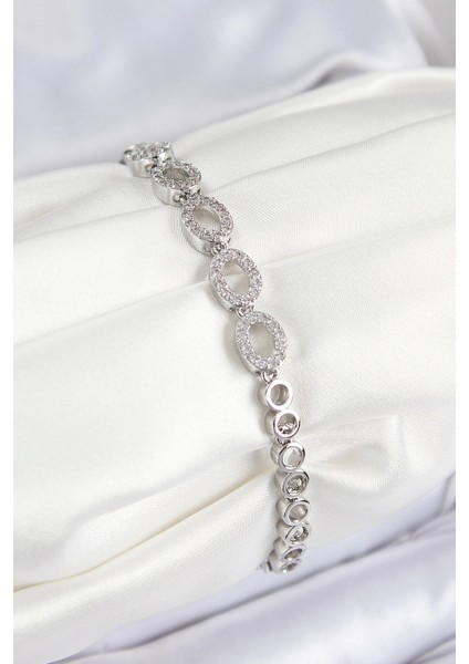 Pirinç Zirkon Taşlı Oval Model Gümüş Renk Kadın Bileklik