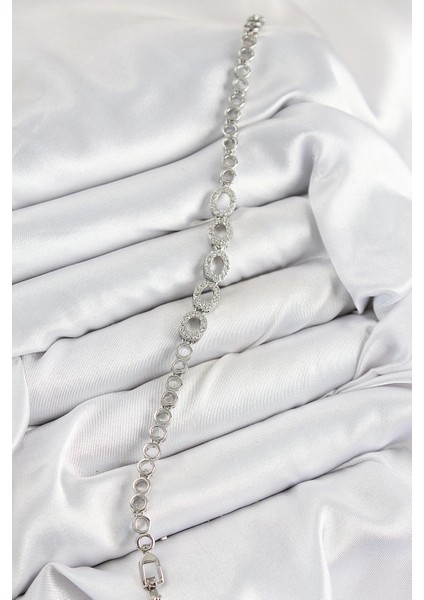 Pirinç Zirkon Taşlı Oval Model Gümüş Renk Kadın Bileklik fiyatları