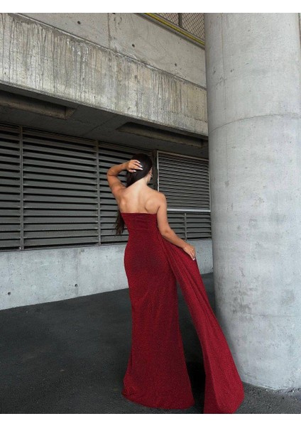 Flowers Esnek Kumaş Straplez Pile Detaylı Yırtmaçı Abiye Elbise 583282 Kırmızı modelleri