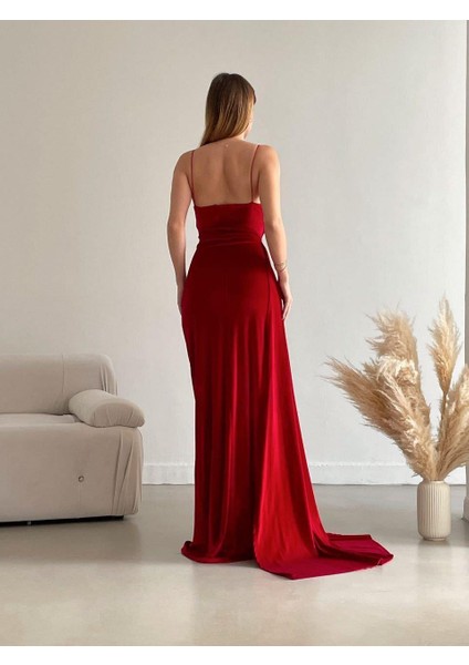 Kadife Esnek Kumaş Drape Öne Pile Detaylı Askılı Abiye Elbise Kırmızı 582334 modelleri