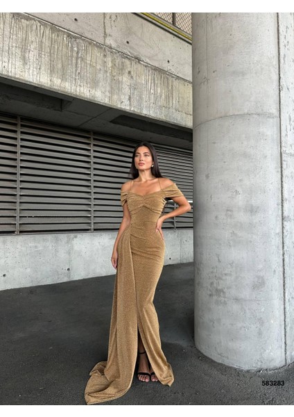 Flowers Esnek Kumaş Askılı Pile Detaylı Yırtmaçlı Abiye Elbise 583283 Gold