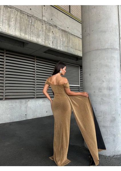 Flowers Esnek Kumaş Askılı Pile Detaylı Yırtmaçlı Abiye Elbise 583283 Gold modelleri