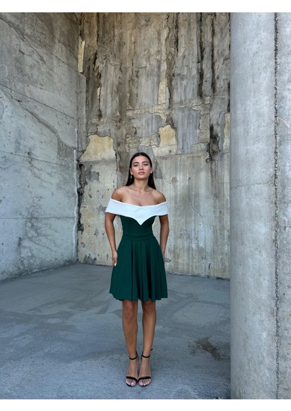 Esnek Krep Kumaş V Yaka Pile Detaylı Mini Abiye Elbise 583287 Zümrüt