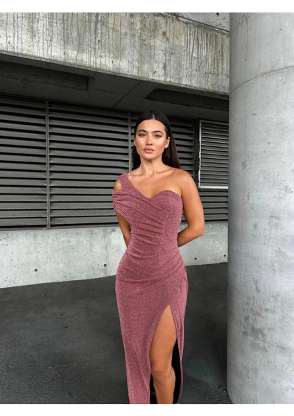 Tek Omuz Yırtmaçlı Flowers Kumaş Elbise Pudra 583203 fiyatları