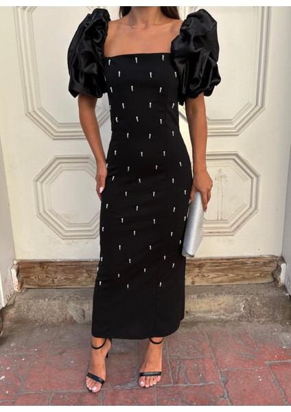 Kare Yaka Maxi Boy Taş Detaylı Siyah Elbise 583299 fırsatları