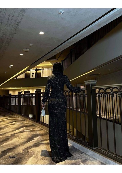 Simli V Yaka Kuşak Detaylı Uzun Yırtmaçlı Abiye Elbise Siyah 583097 fırsatları