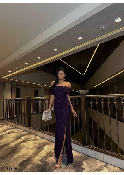 Simli Düşük Omuz Fırfırlı Yırtmaç Detaylı Abiye Elbise Mor 583175 fiyatları