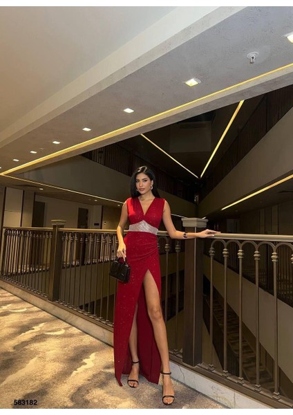 Kadın Yırtmaç Detay Simli Fukuro Kumaş Göğüs Taşlı Abiye Elbise 583182 Kırmızı