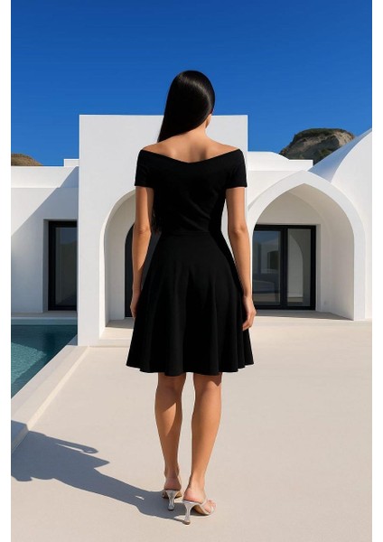 Madonna Yaka Krep Kumaş Kloş Elbise 58928 Siyah fiyatları