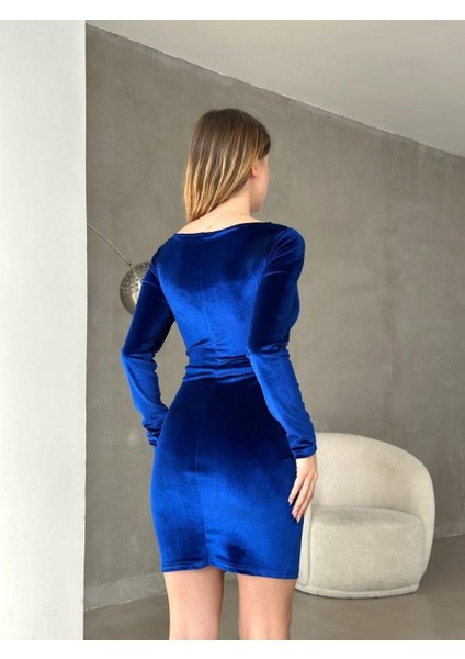 Kadife Kumaş Yırtmaç Detaylı Uzun Kollu Mini Elbise Saks 582239 fırsatları