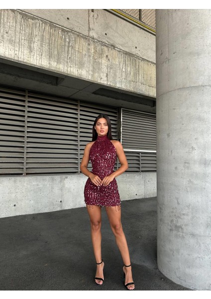 Işıltılı Payetli Halter Yaka Sırt Dekolteli Mini Gece Elbisesi 583229 Bordo