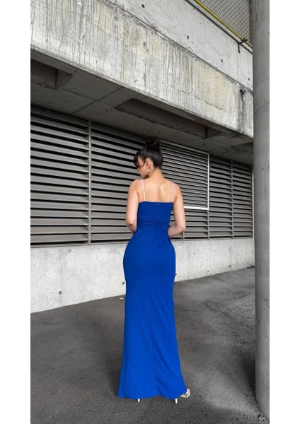 Göğüs Büzgülü Taş Askılı Scuba Krep Kumaş Elbise Saks 583253 fırsatları