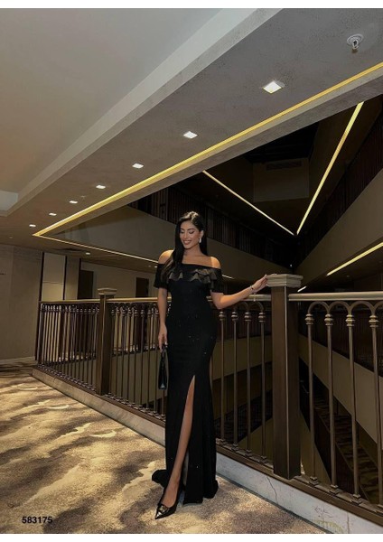 Simli Düşük Omuz Fırfırlı Yırtmaç Detaylı Abiye Elbise Siyah 583175 fiyatları