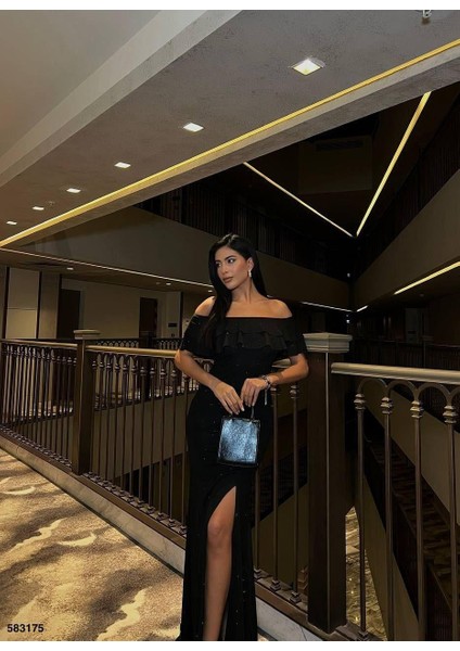 Simli Düşük Omuz Fırfırlı Yırtmaç Detaylı Abiye Elbise Siyah 583175 modelleri