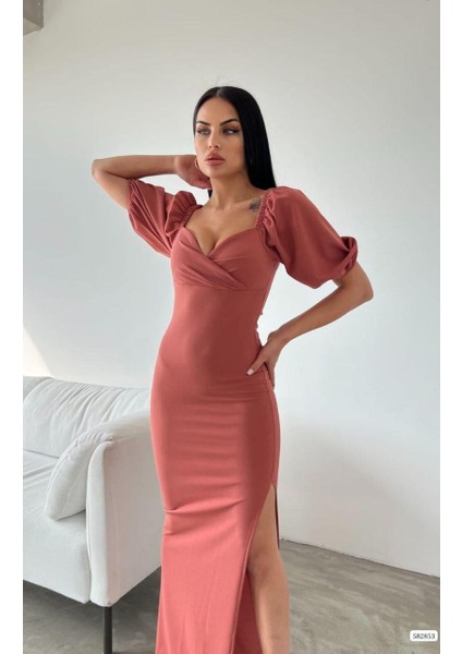 Krep Kumaş Kruvaze Yaka Balon Kol Yırtmaç Detaylı Maxi Elbise Gülkurusu 582853 fiyatları