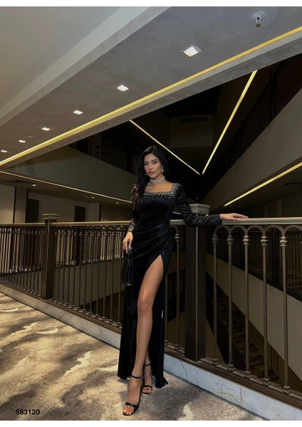 Kare Yaka Taşlı Uzun Kollu Kadife Abiye Elbise Siyah 583120