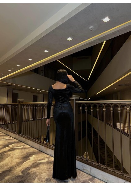 Kare Yaka Taşlı Uzun Kollu Kadife Abiye Elbise Siyah 583120 fırsatları