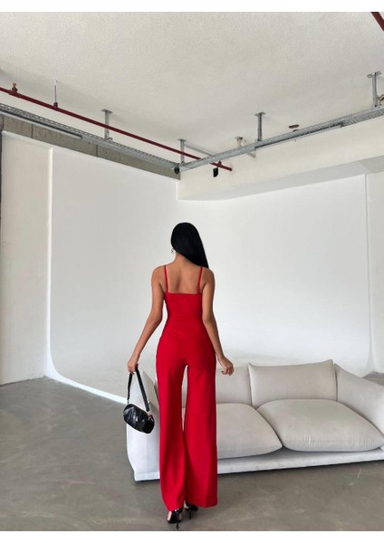 Krep Kumaş Askılı Yaka ve Yırtmaç Detaylı Tulum 582232 Kirmizi fiyatları