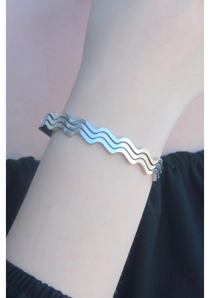 316L Kararmaz Çelik Gümüş Renk Dalga Model Kelepçe Kadın Bileklik