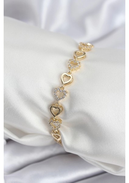 Pirinç Vıp Seri Gold Renk Sıralı Kalp Model Kadın Bileklik