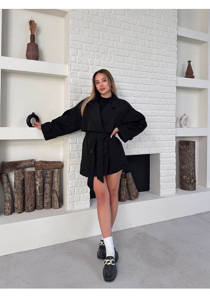Siyah Oversize Düşük Omuz Rüzgarlık Detaylı Kısa Trençkot