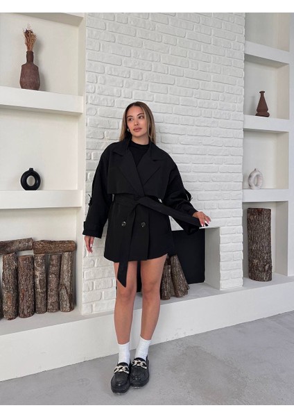 Siyah Oversize Düşük Omuz Rüzgarlık Detaylı Kısa Trençkot fiyatları